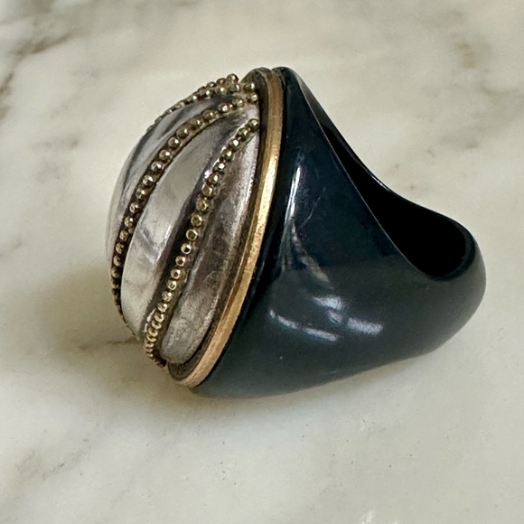 chunky artisan signed resin and metal dome statement ring - Picture 1 of 7